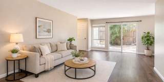 7 Bed 3 Bath House on Tipton- Great for Big Groups!! 7 Bed 3 Bath House on Tipton- Great for Big Groups!! Gallery 1