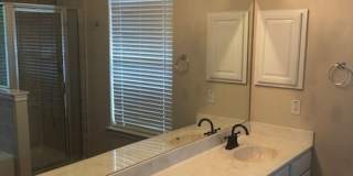 Beautiful home in gated community Gallery 1