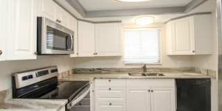 **MUST SEE - COMPLETE REMODEL! **2 BED 2 BATH CONDO**ANNUAL RENTAL**SOUTH NAPLES**GOLF VIEW MANOR II** Gallery 1