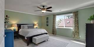 IMMACULATE & LOVELY 5 bed, 3 bath, + huge bonus room that can serve as a 5th bedroom, 2 car garage Gallery 20