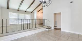 312 WESTMEADE Drive Gallery 4