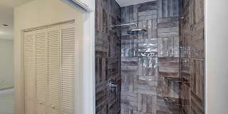 320 NE 42nd Street Gallery 21