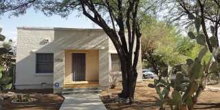 3 Bed 2 bath home PERFECT for U of A Students, Faculty and Staff! Gallery 1