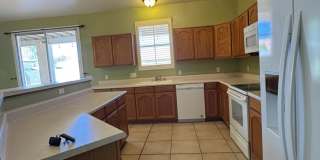 Beautiful 4 bedroom home in the neighborhood of Canyon De Flores! Gallery 9