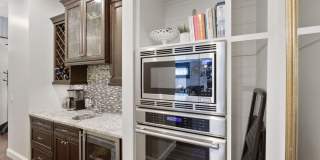Luxury Living in Minnetonka – 6BR Home in Prime  Location Gallery 18