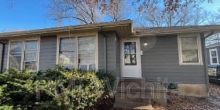 2304 S Broadview St Gallery 1