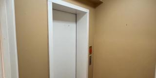 225 N WASHINGTON Street Gallery 12