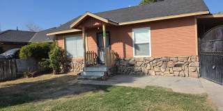 SW-House 2 bed-1 bath SW-House 2 bed-1 bath Gallery 1