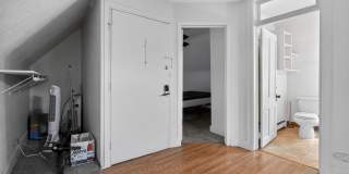 Charming 1-Bedroom Attic Apartment in the Heart of City Park West Gallery 19