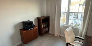 FULLY FURNISHED like-new Townhouse w/ Garage Gallery 22