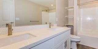 Los Alamitos Luxury Apartments Gallery 36