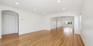 Spacious private backyard! Gallery 1