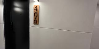 725 W Pratt Gallery 102