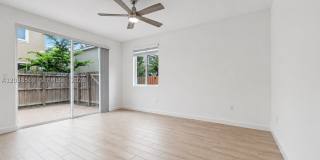 2448 SE 10th Ct Gallery 8