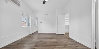 1600 W. 5th St. Gallery 8