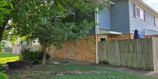 2 bed 1.5 Four-plex unit - Great location!! Gallery 1
