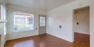 Spanish Craftsman Garden Apartments Bankers Hill Gallery 7