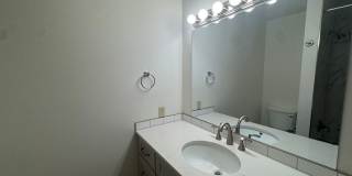Charming 2 Bed, 2 Bath Duplex near Riverside State Park! Gallery 24