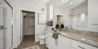 Longbow Luxury Apartments Gallery 36
