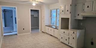 Beautiful renovated 3 bed, 1.5 bath unfurnished home located in Hampstead Gallery 9
