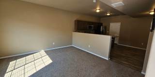 3 bed-3 bath Townhome with AC!!! Gallery 5