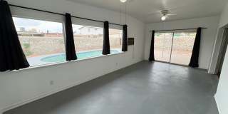 EASTSIDE HOME WITH A SWIMMING POOL Gallery 17