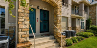 Charming 2 Bedroom 3 Bath in Denver! Gallery 1