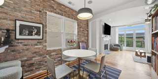 5302 N Winthrop Avenue Gallery 3