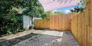 Prime Location! Beautifully Updated 3-Bedroom Duplex Near The Pearl & Downtown Gallery 15