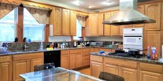 Huge 5 bed 3 bath unit located in Coolidge Corner by BU! Gallery 21