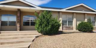 2010 Clover Ln Gallery 1