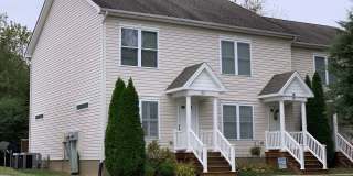 2BR, 2.5 Ba End unit townhouse in Pikes Place Gallery 1