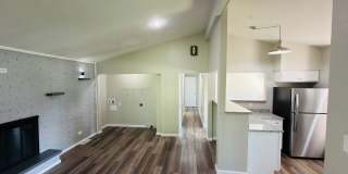 Move-In Ready 3BR/2BA Home with 2-Car Garage in St. Charles Gallery 12