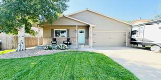 Cute 3 bedroom/ 1.5 bath Ranch Style House with 2 car attached garage in Windsor, CO Gallery 1