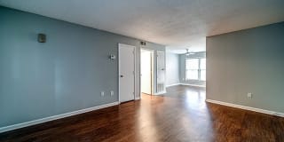 Courtyard on Main Gallery 3