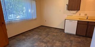 Water & Sewer Paid- 3 Bedroom 1 Bath Duplex Gallery 8