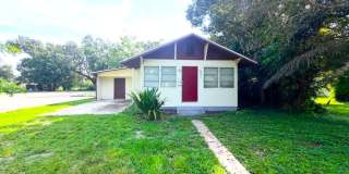FIRST MONTH'S RENT FREE! HUGE 3/1 DOWNTOWN FT. MYERS BIG YARD! Gallery 1