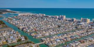 Coastal Living at its Best: Charming 3-Bedroom Near the Beach Gallery 14