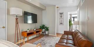 370 8th Ave Gallery 3