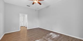 Townhome in Eagle Harbor Gallery 14