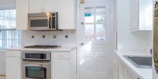 1667 PRIMROSE Road NW Gallery 8