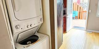 COMING SOON! 2BR Townhome in Clintonville near OSU – W/D, Parking, Pet Friendly Gallery 4