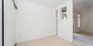 2414 1st Ave Gallery 10