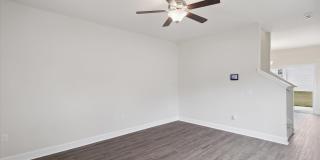 $500 RENT CREDIT | AVAILABLE NOW! (Small Pets Only) Gallery 6