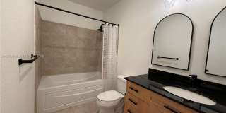 150 E Robinson St Gallery 9