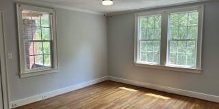 303 King Street Gallery 14