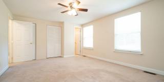Spacious 3 bedroom home in desirable SW Durham! Super dog friendly with large fenced yard! Gallery 23