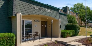 Sherwood Glen Gallery 8