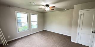 Updated 3-bedroom house with HUGE YARD!! Gallery 15