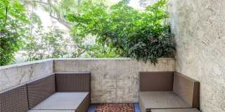 8400 De Longpre Avenue Gallery 14